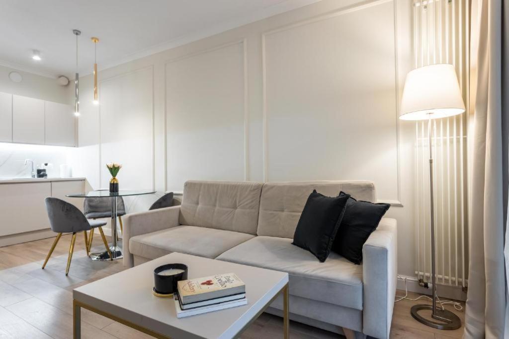 Apartament Urban Chic - Luxury -15 People- Mennica Warszawa